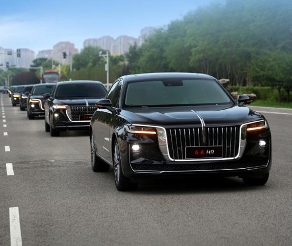 国荣配资 羡慕了！阅兵礼宾车原来是借车主的，满油归还还有感谢信